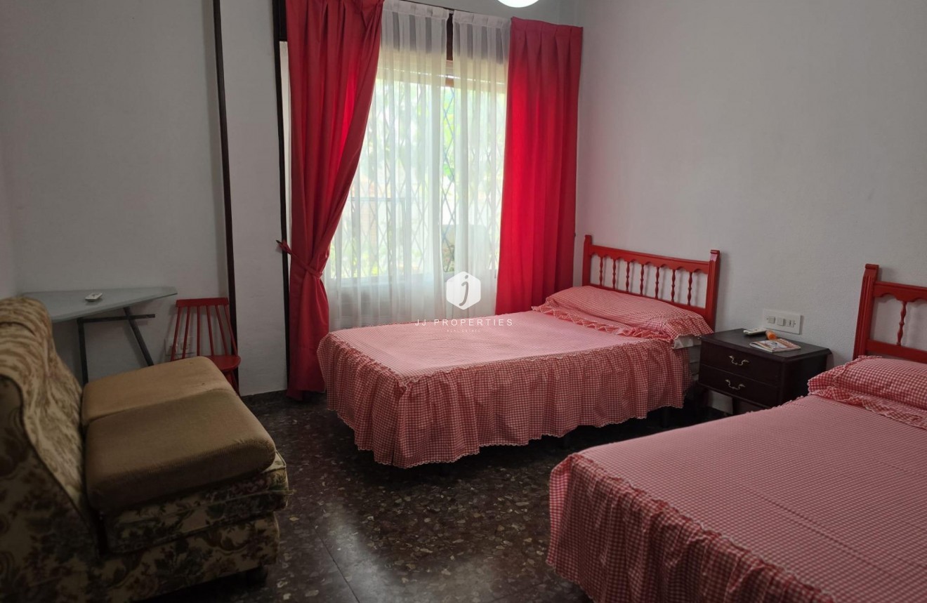 Tweedehands - Villa -
Orihuela Costa - Campoamor