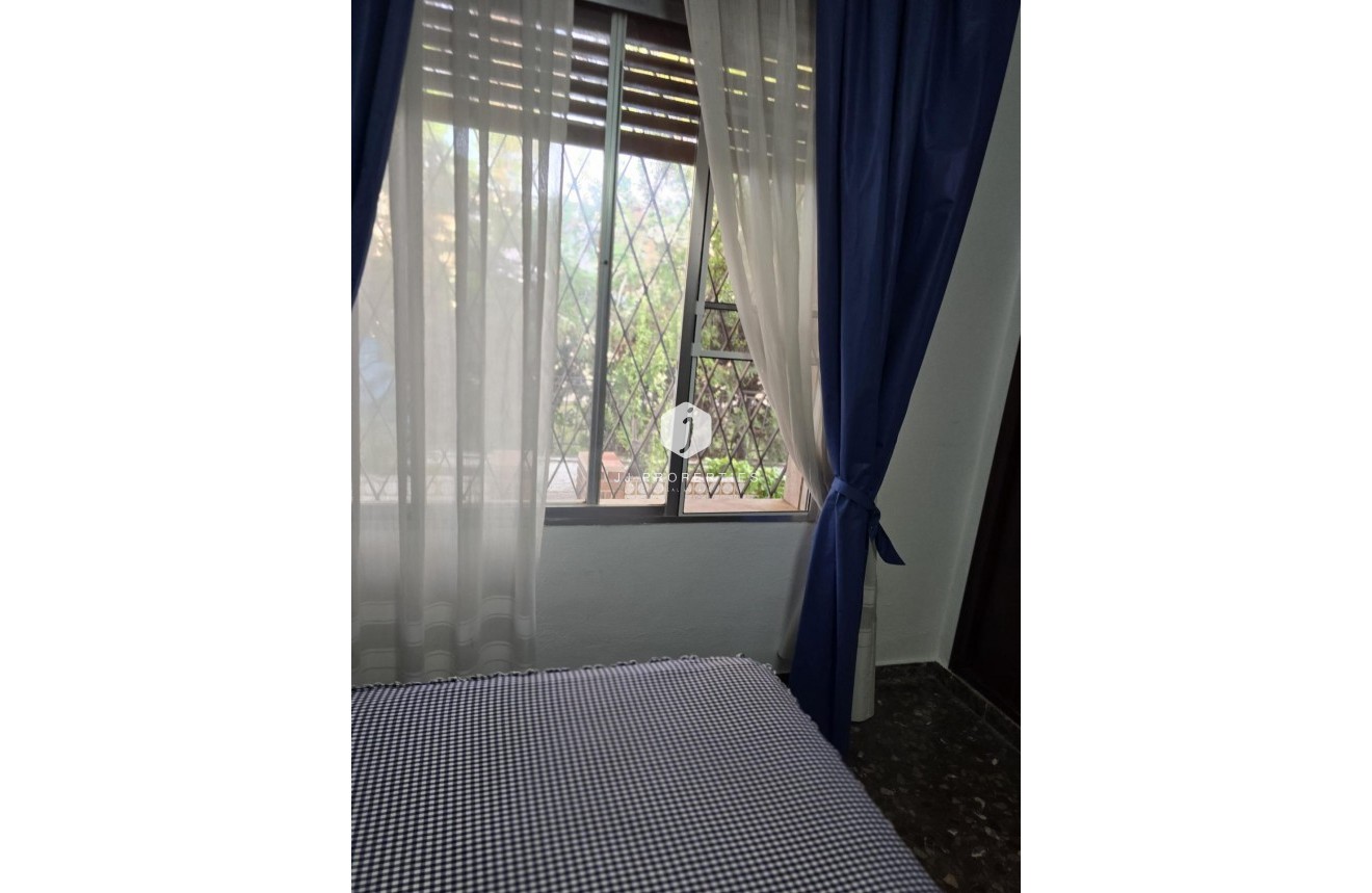 Tweedehands - Villa -
Orihuela Costa - Campoamor