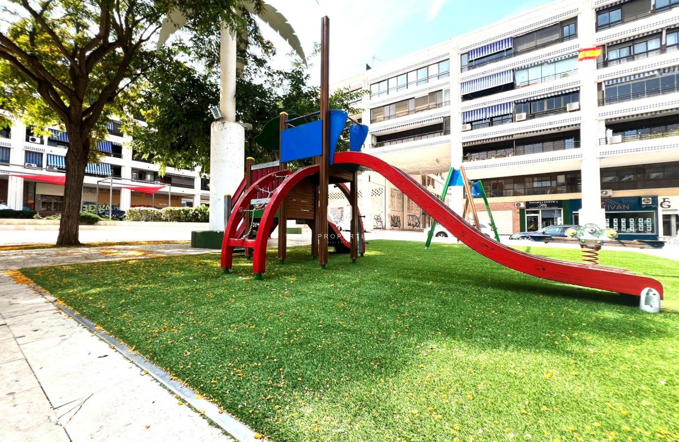 Tweedehands - Appartement / flat -
Guardamar del Segura - Pueblo