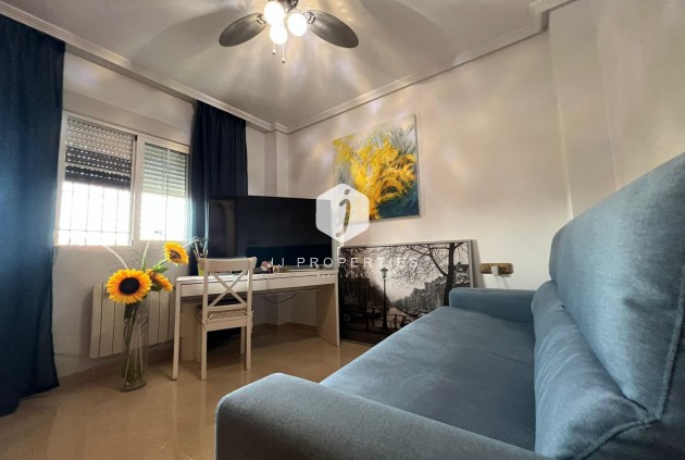 Z drugiej ręki - Mieszkanie w bloku -
Orihuela Costa - Lomas De Cabo Roig-los Dolses