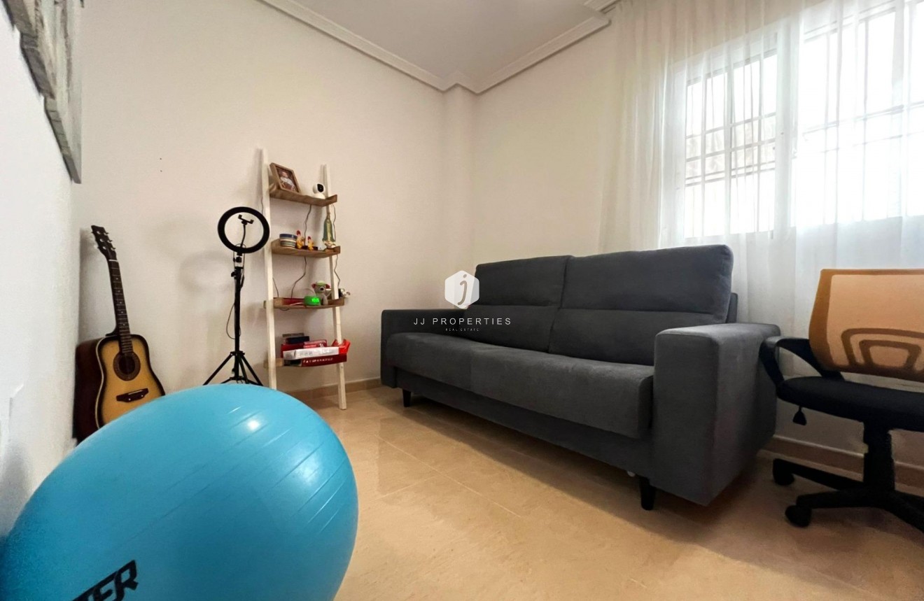 Z drugiej ręki - Mieszkanie w bloku -
Orihuela Costa - Lomas De Cabo Roig-los Dolses