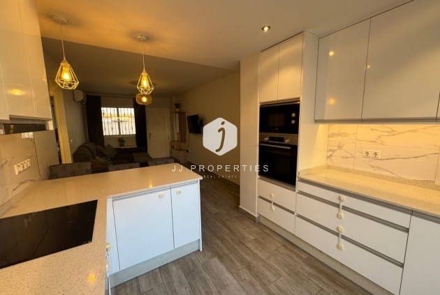 Tweedehands - Appartement / flat -
La Zenia - Costa Blanca