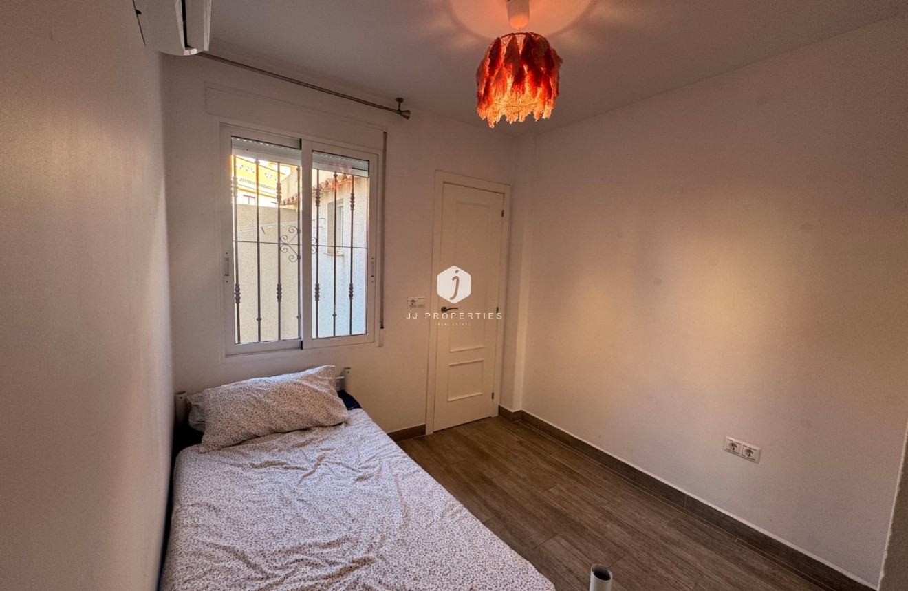 Tweedehands - Appartement / flat -
La Zenia - Costa Blanca