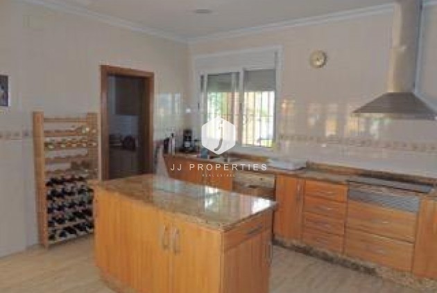 Resale - Villa -
Catral