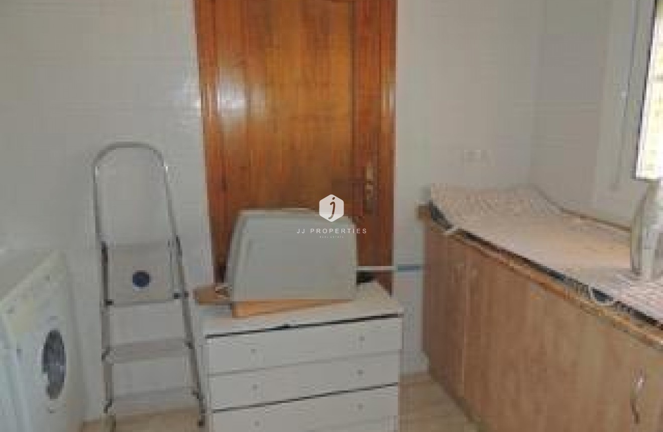 Resale - Villa -
Catral