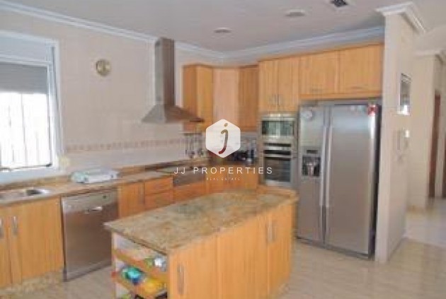 Resale - Villa -
Catral