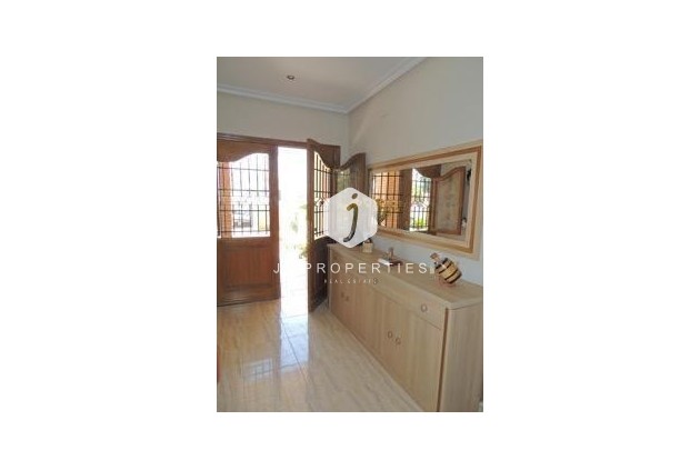 Resale - Villa -
Catral