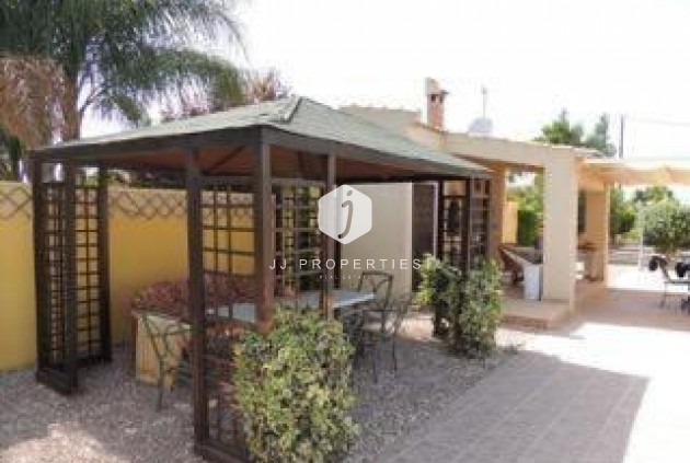 Resale - Villa -
Catral