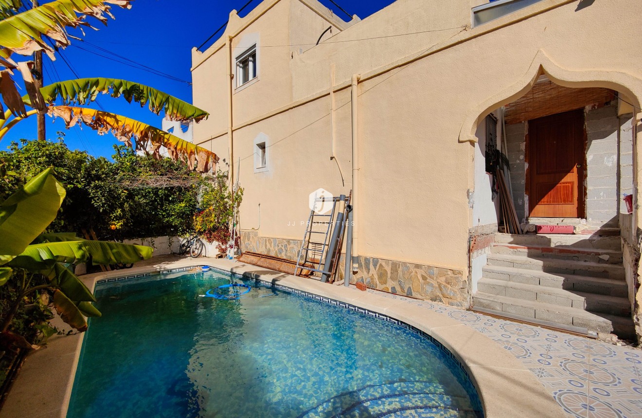 Tweedehands - Chalet -
San Miguel de Salinas - Inland