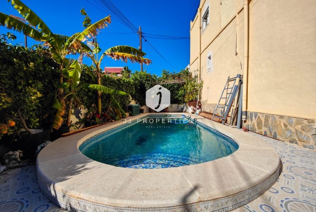 Tweedehands - Chalet -
San Miguel de Salinas - Inland