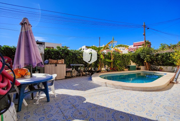 Tweedehands - Chalet -
San Miguel de Salinas - Inland