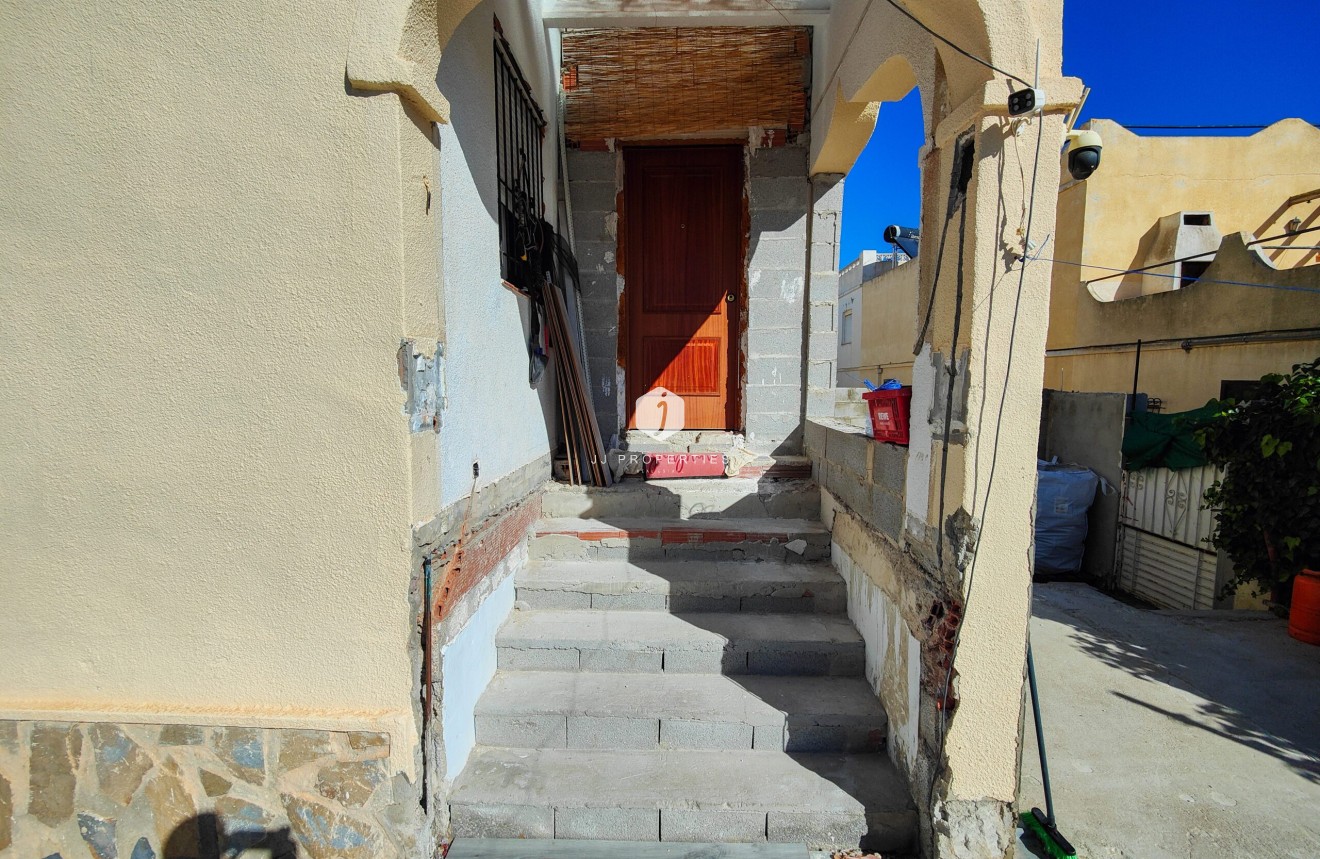 Tweedehands - Chalet -
San Miguel de Salinas - Inland