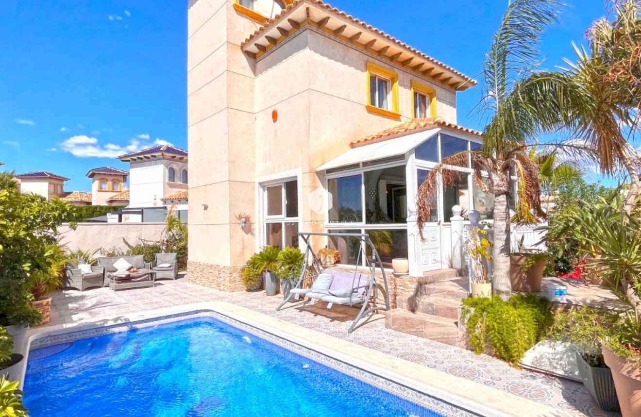 Tweedehands - Villa -
Orihuela Costa - Costa Blanca