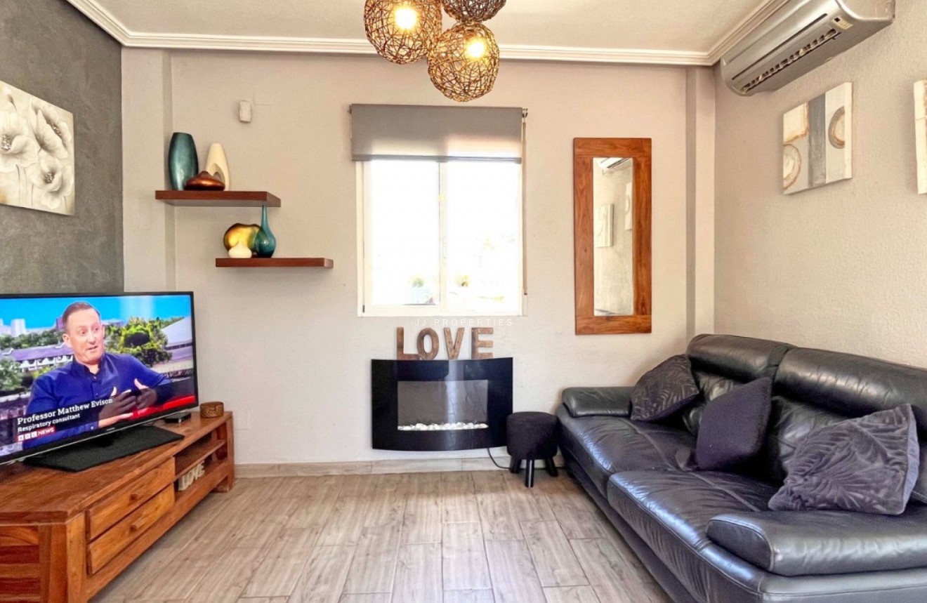 Tweedehands - Villa -
Orihuela Costa - Costa Blanca