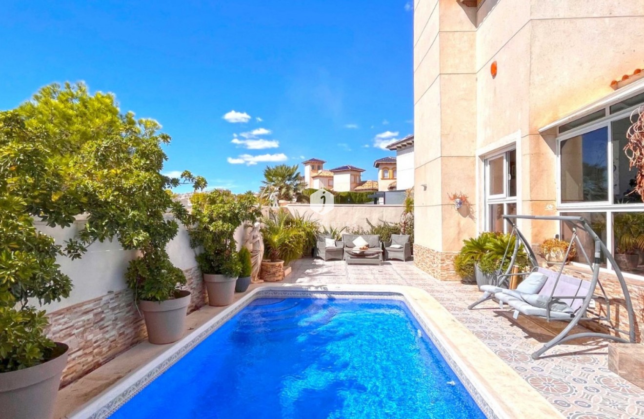 Tweedehands - Villa -
Orihuela Costa - Costa Blanca
