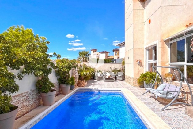 Tweedehands - Villa -
Orihuela Costa - Costa Blanca