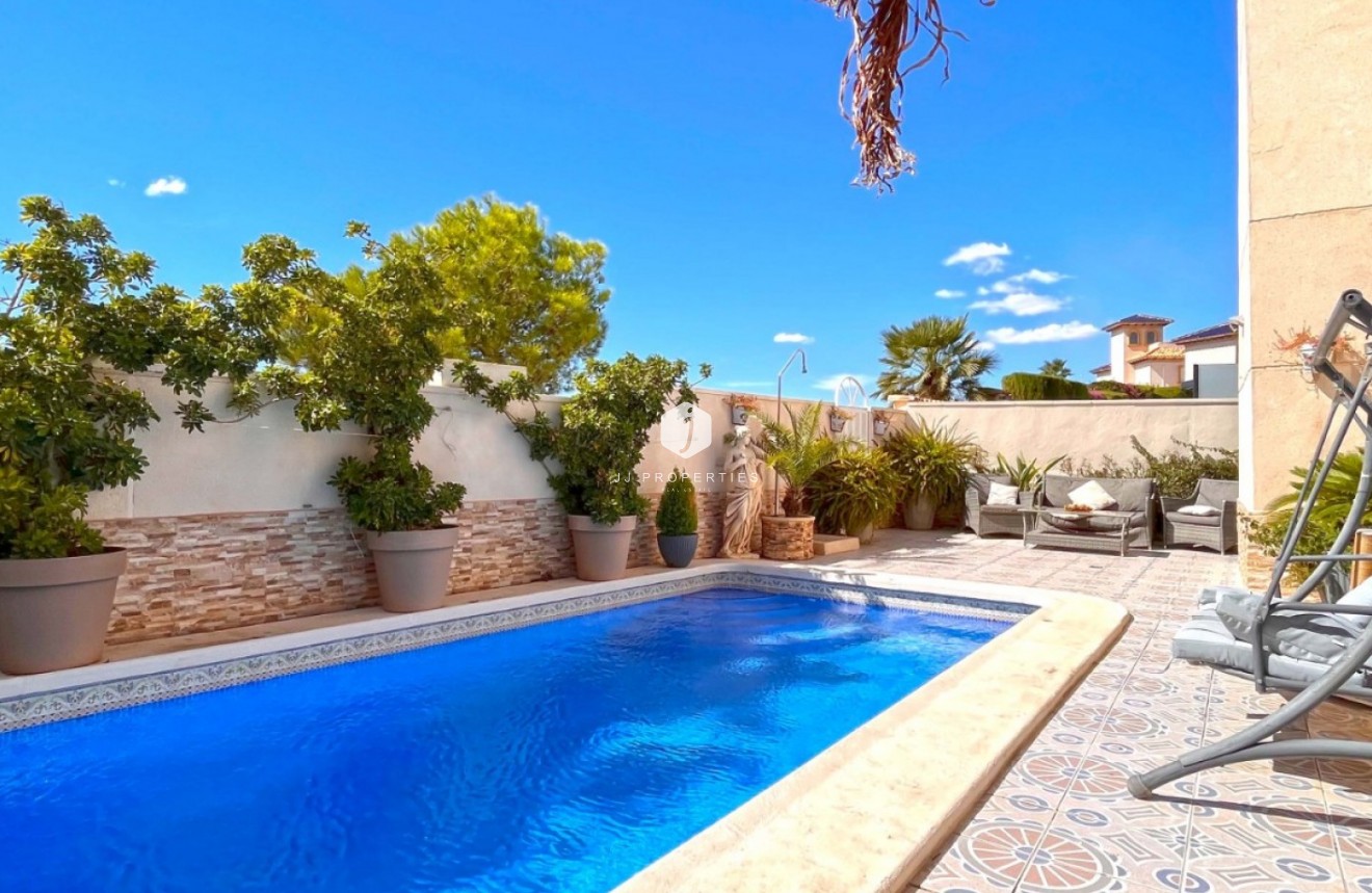 Tweedehands - Villa -
Orihuela Costa - Costa Blanca