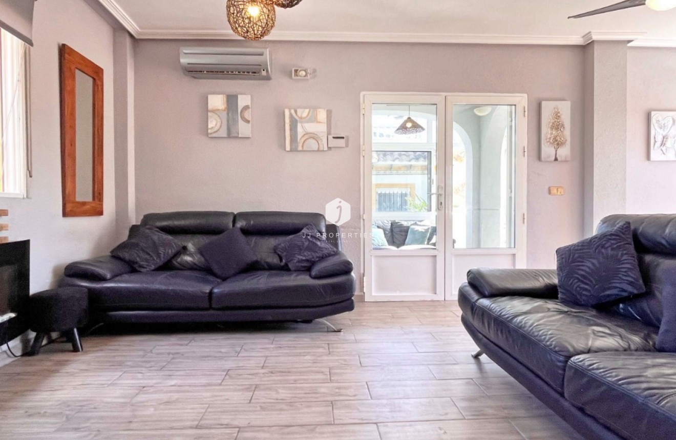 Tweedehands - Villa -
Orihuela Costa - Costa Blanca