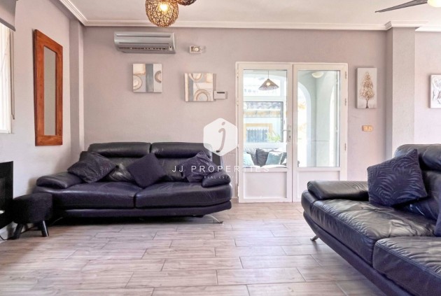 Tweedehands - Villa -
Orihuela Costa - Costa Blanca