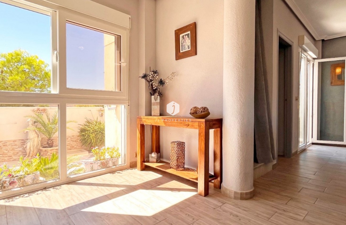 Tweedehands - Villa -
Orihuela Costa - Costa Blanca