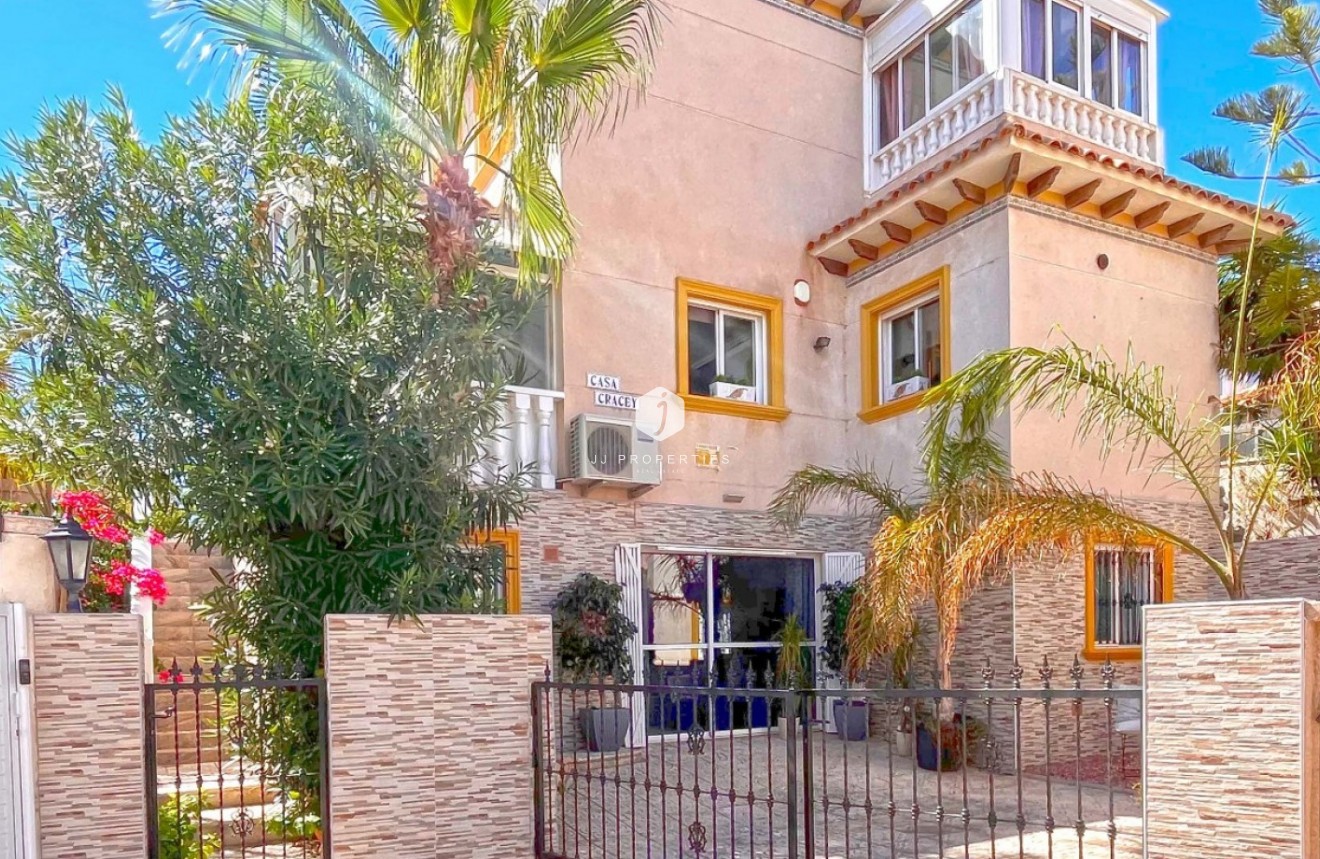 Tweedehands - Villa -
Orihuela Costa - Costa Blanca