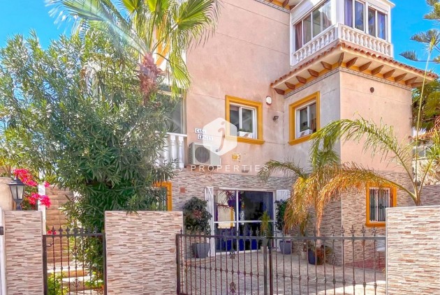 Tweedehands - Villa -
Orihuela Costa - Costa Blanca