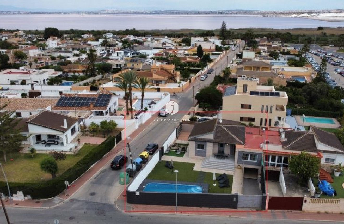 Tweedehands - Villa -
Torrevieja - Costa Blanca