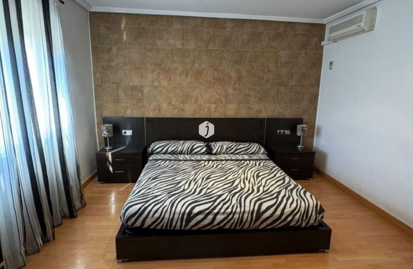 Tweedehands - Villa -
Torrevieja - Costa Blanca