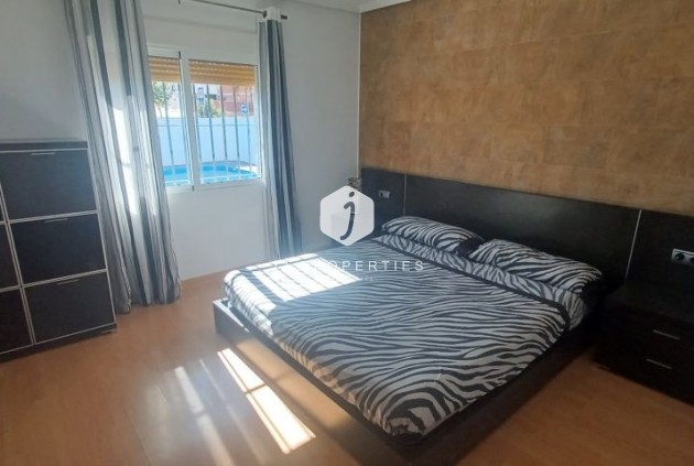 Tweedehands - Villa -
Torrevieja - Costa Blanca