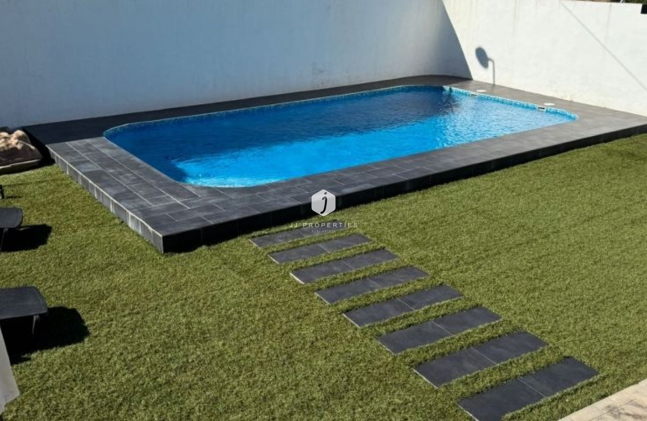 Tweedehands - Villa -
Torrevieja - Costa Blanca