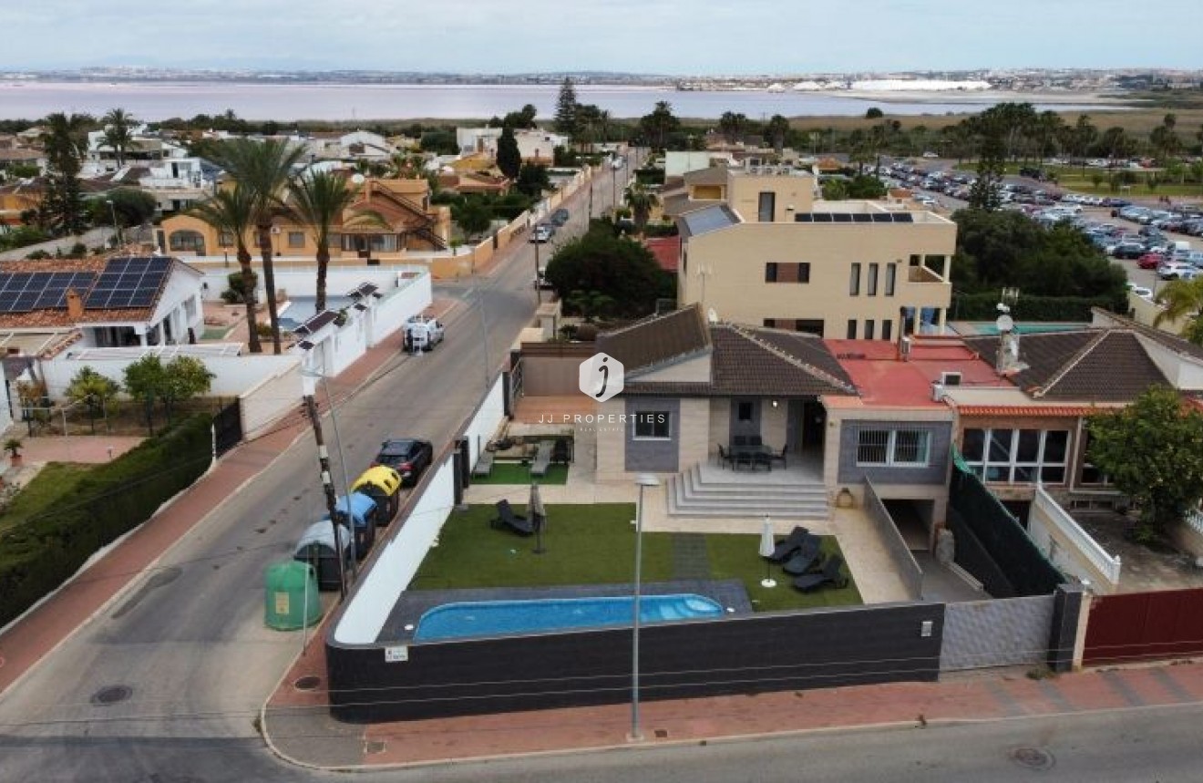 Tweedehands - Villa -
Torrevieja - Costa Blanca