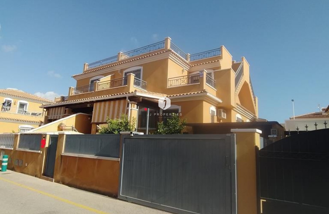 Tweedehands - Chalet -
Torrevieja - AGUAS NUEVAS 25