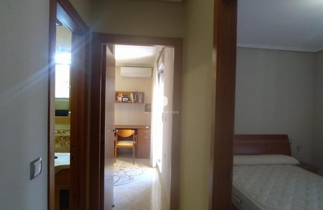 Tweedehands - Chalet -
Torrevieja - AGUAS NUEVAS 25