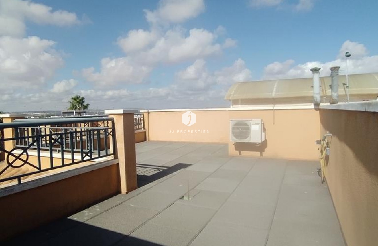 Tweedehands - Chalet -
Torrevieja - AGUAS NUEVAS 25