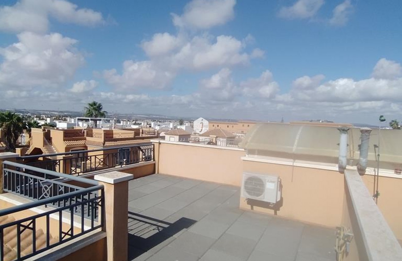 Tweedehands - Chalet -
Torrevieja - AGUAS NUEVAS 25