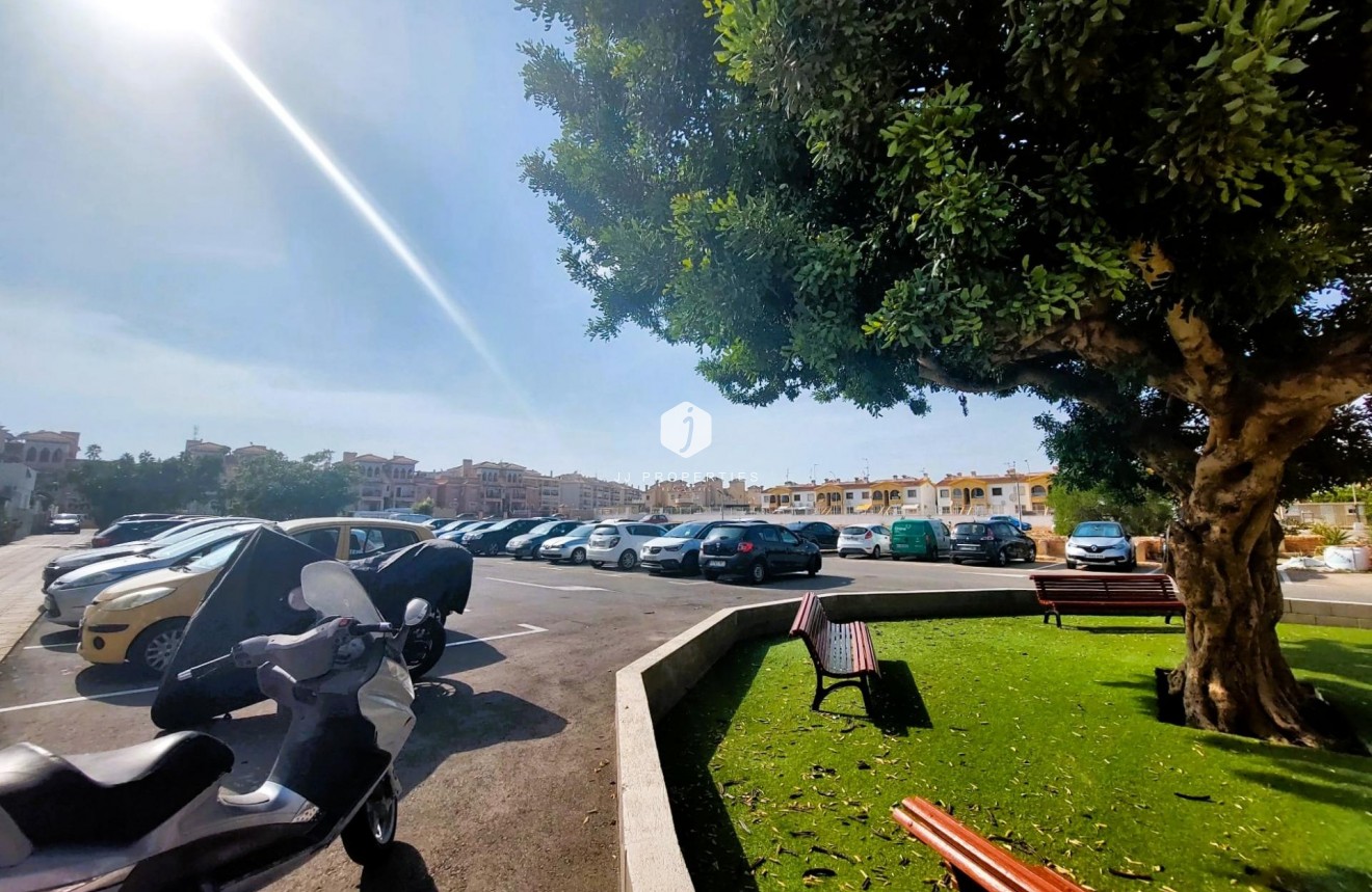 Tweedehands - Bungalow -
Orihuela Costa - Costa Blanca