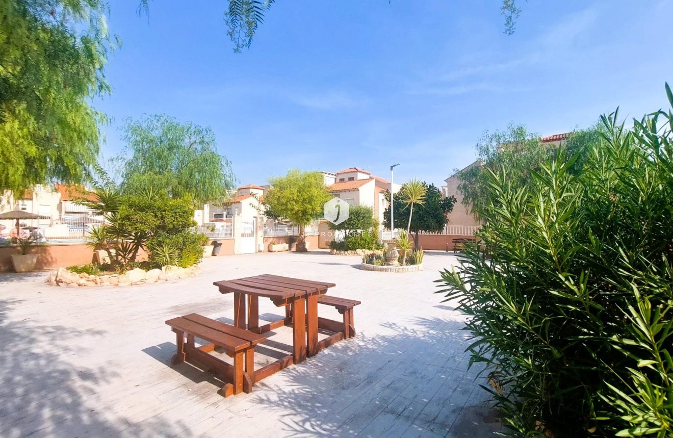 Tweedehands - Bungalow -
Orihuela Costa - Costa Blanca