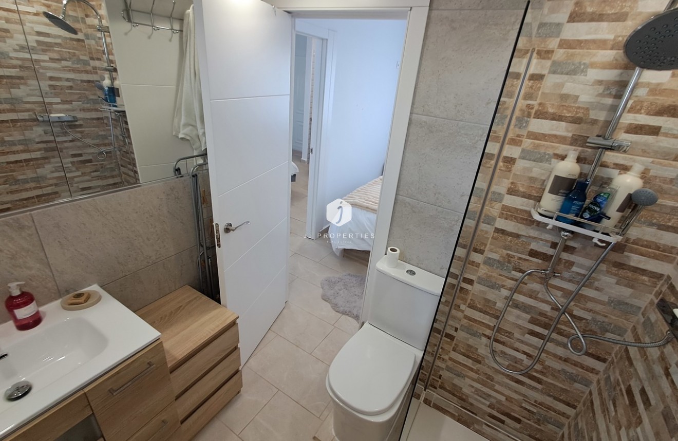 Z drugiej ręki - Daszek -
San Miguel de Salinas - Inland