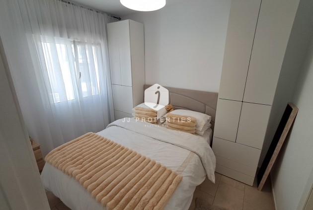 Z drugiej ręki - Daszek -
San Miguel de Salinas - Inland