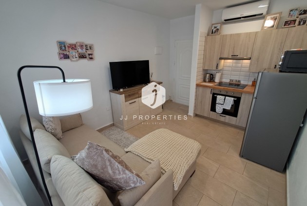 Z drugiej ręki - Daszek -
San Miguel de Salinas - Inland