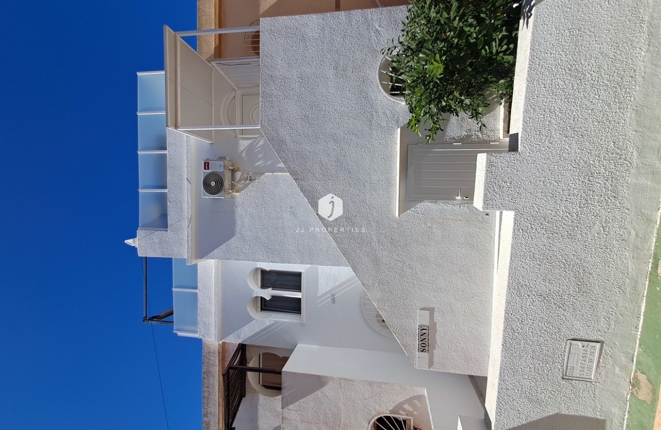 Z drugiej ręki - Daszek -
San Miguel de Salinas - Inland