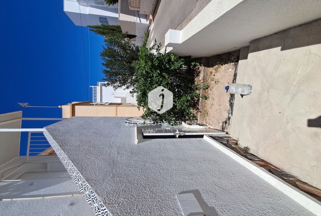 Z drugiej ręki - Daszek -
San Miguel de Salinas - Inland