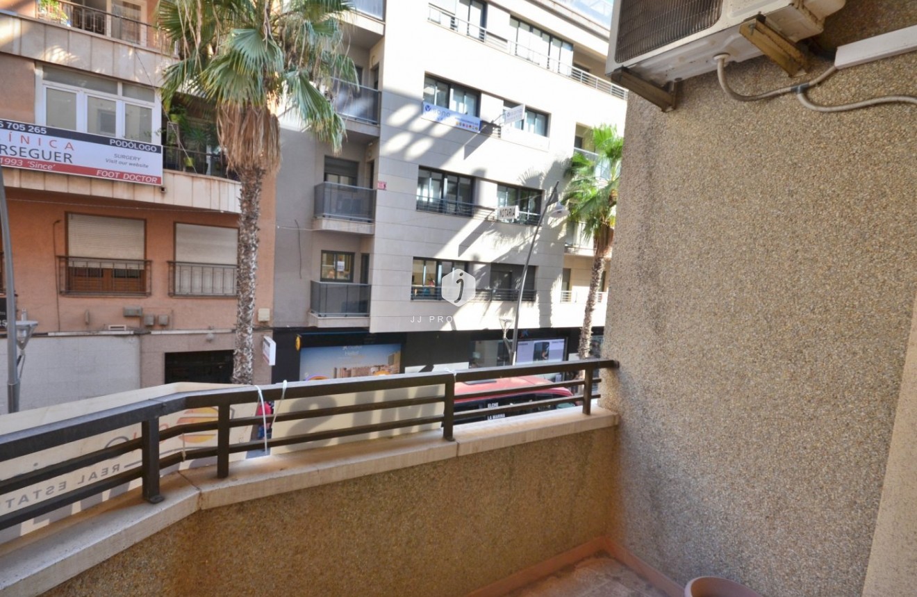 Tweedehands - Appartement / flat -
Torrevieja - Centro