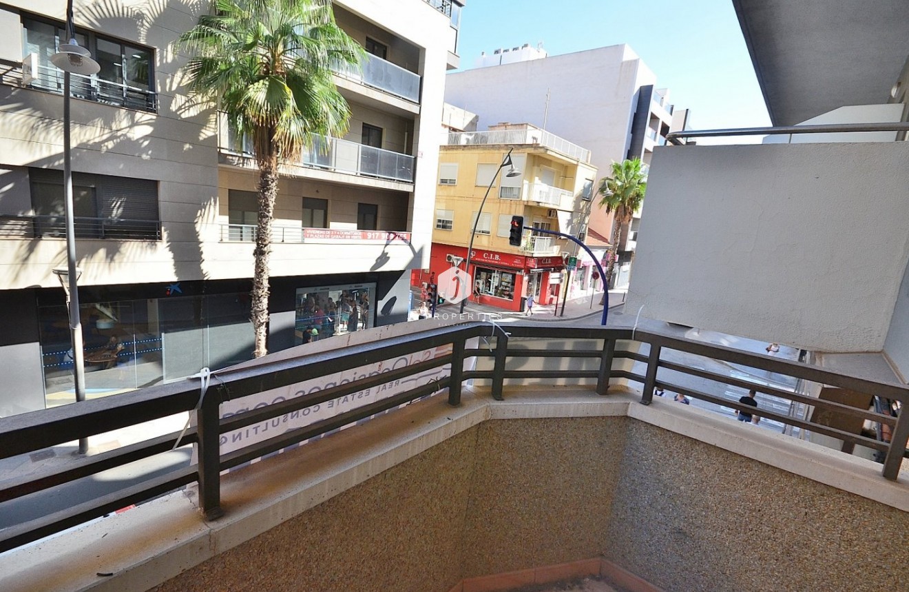 Tweedehands - Appartement / flat -
Torrevieja - Centro