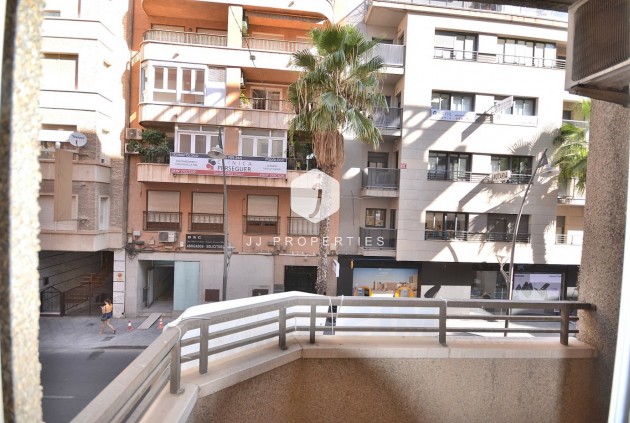 Tweedehands - Appartement / flat -
Torrevieja - Centro