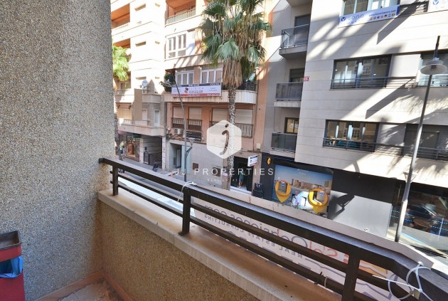 Tweedehands - Appartement / flat -
Torrevieja - Centro