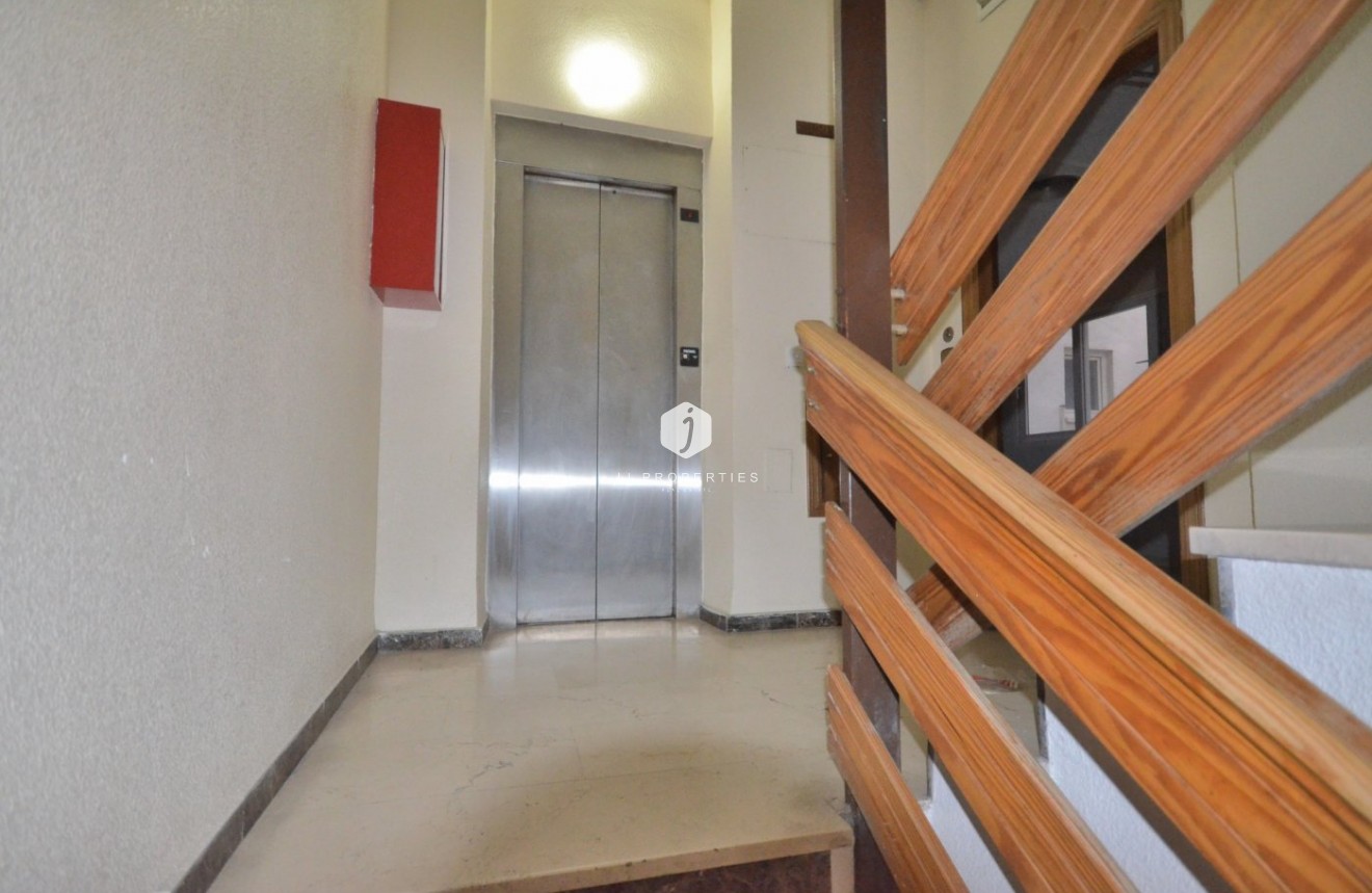 Tweedehands - Appartement / flat -
Torrevieja - Centro