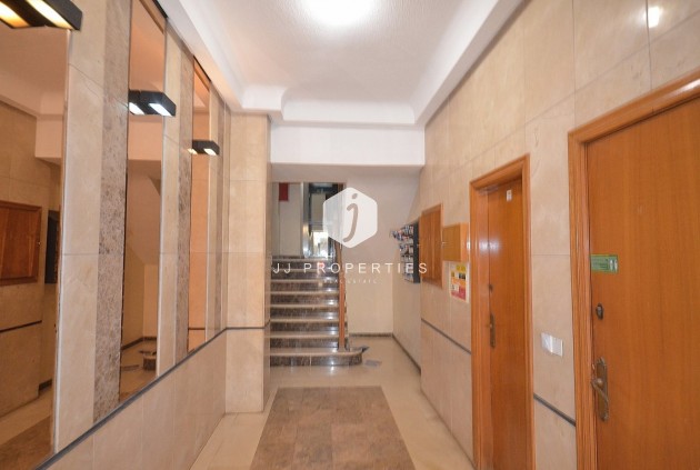 Tweedehands - Appartement / flat -
Torrevieja - Centro