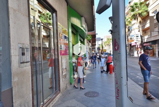 Tweedehands - Appartement / flat -
Torrevieja - Centro