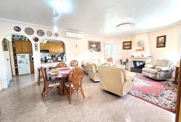 Resale - Villa -
Orihuela Costa - Playa Flamenca